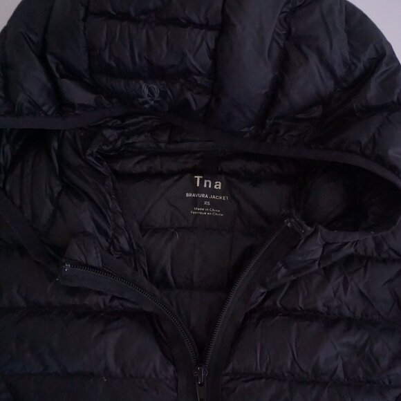 Aritzia Black Puffer Jacket - Picture 11 of 15